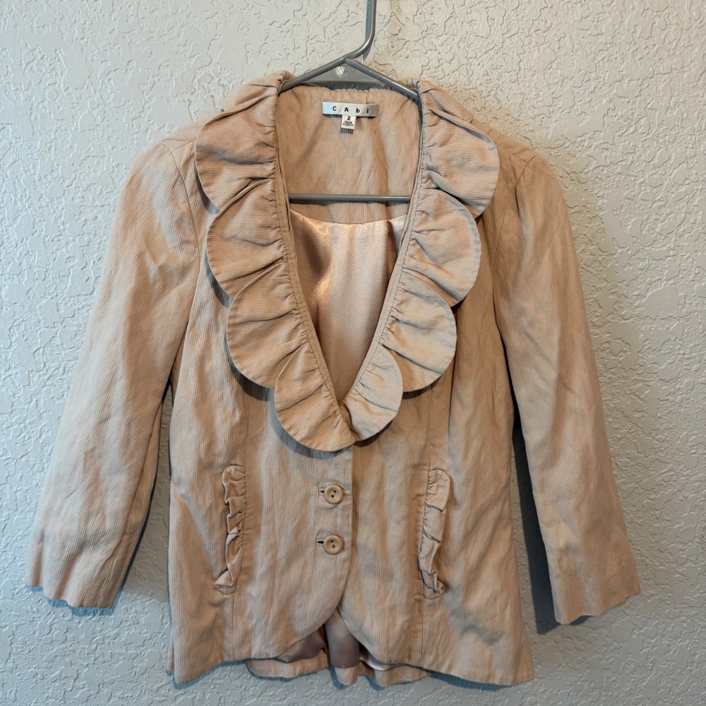 Cabi Ruffle Collar Blazer Size 2 Cottagecore Regencycore Tan 400